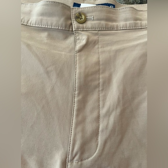 🔥⛳️Chaps golf shorts size 42 tan cargo style. Like new with stretch! - Picture 5 of 8